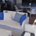 Lara Villa